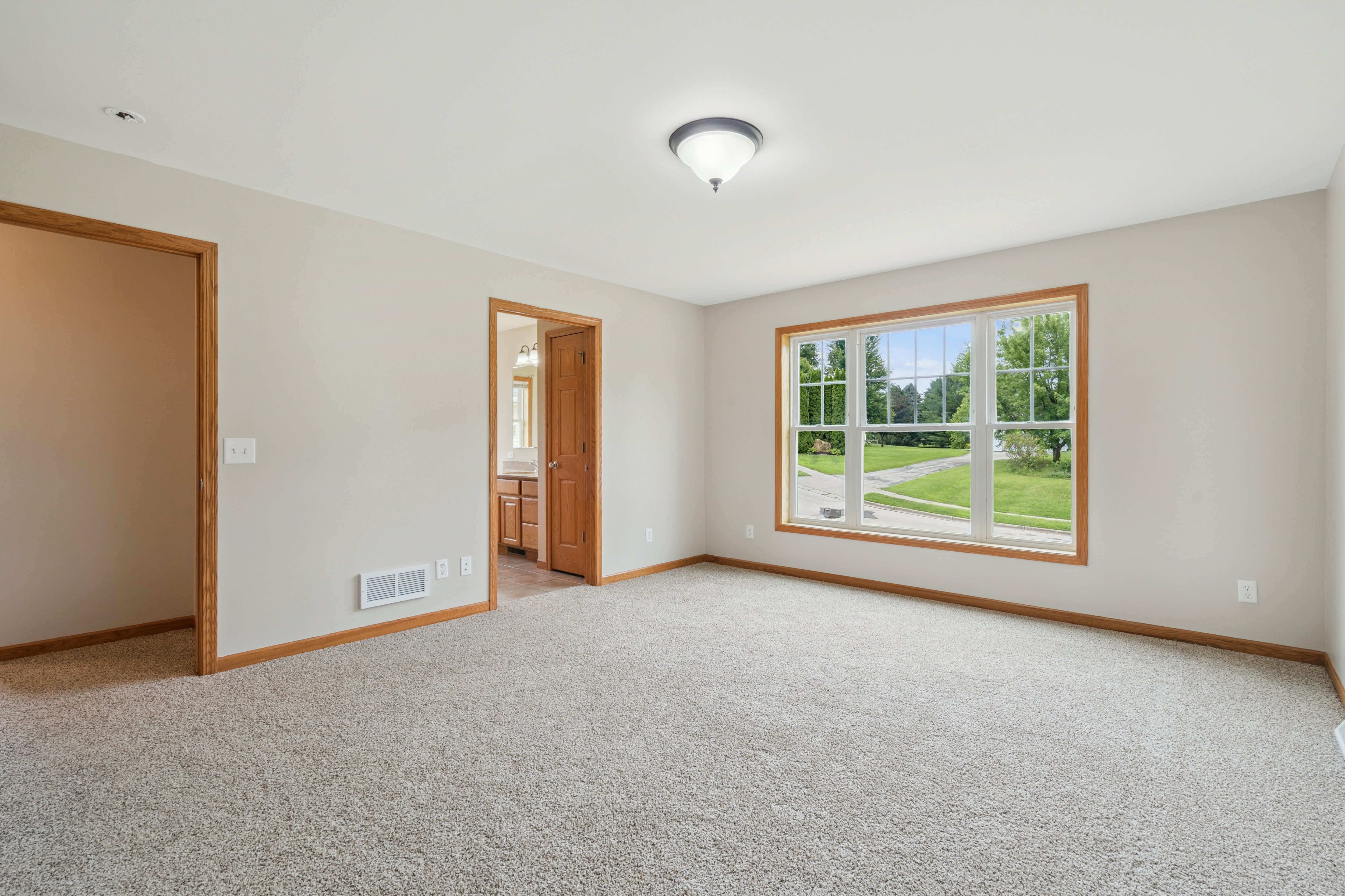 Listing Photo: 24-167 780 Country Club Ct
